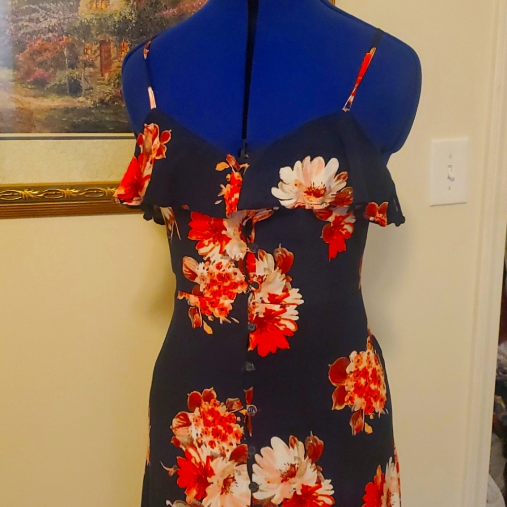 Beautiful summer dress - Picture 2 of 6
